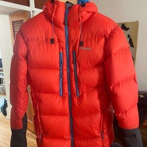 Simond Mountaineering Jacket. Size Small European. Fits a 5’11’’ 180lbs male.